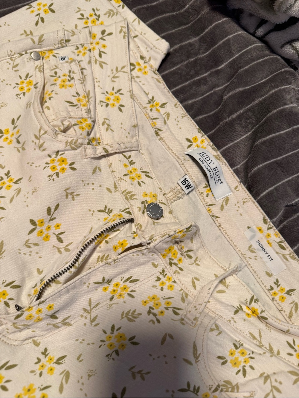 Floral Judy Blue 16w